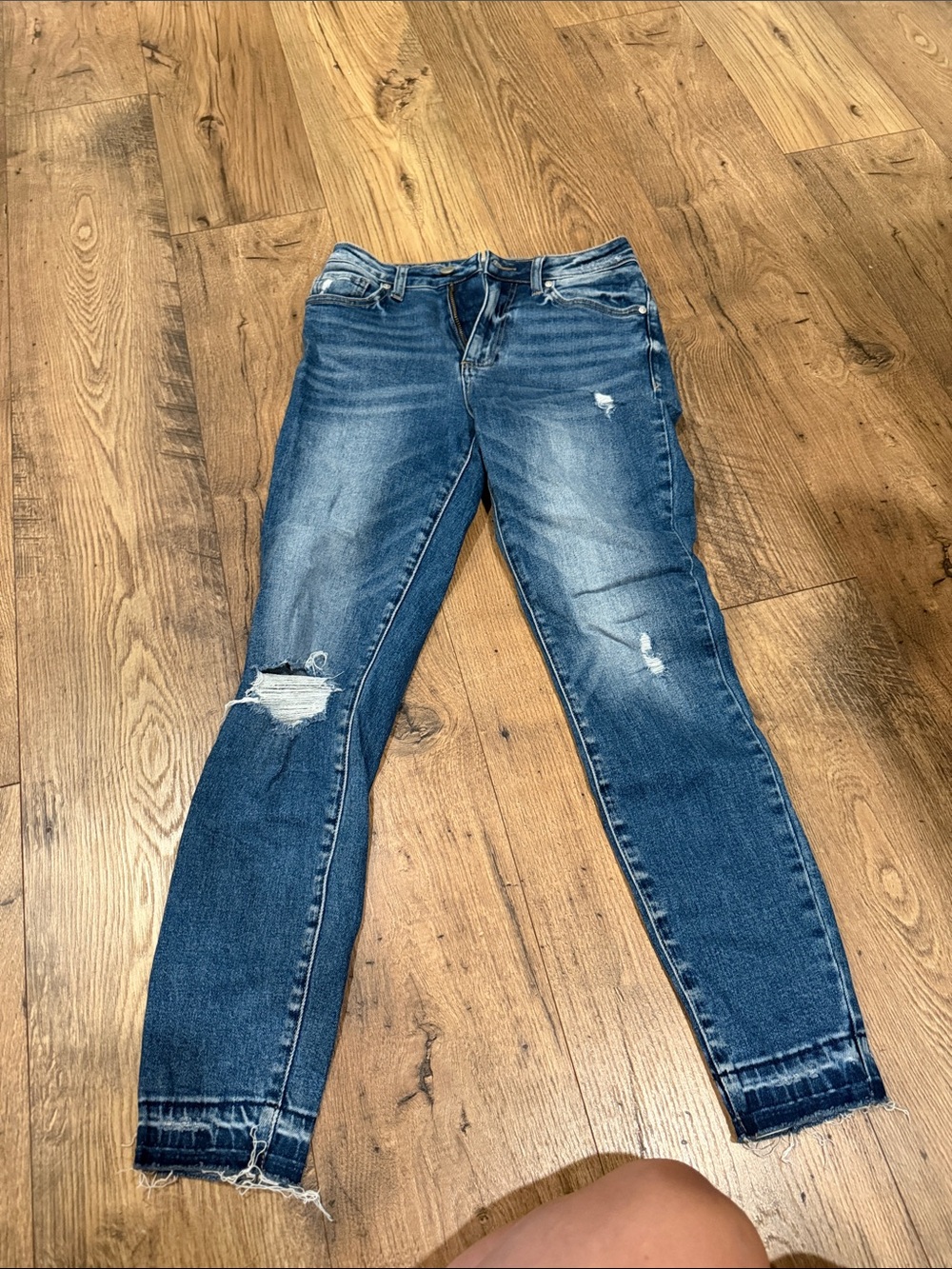 Ceros Women's Distressed Blue Skinny Jeans